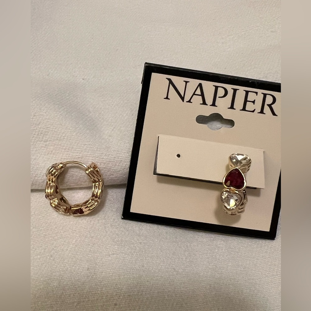 Napier Gold and Red Crystal Heart Earrings NWT - Picture 7 of 8